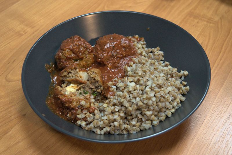 cheesy meatballs with tomato sauce